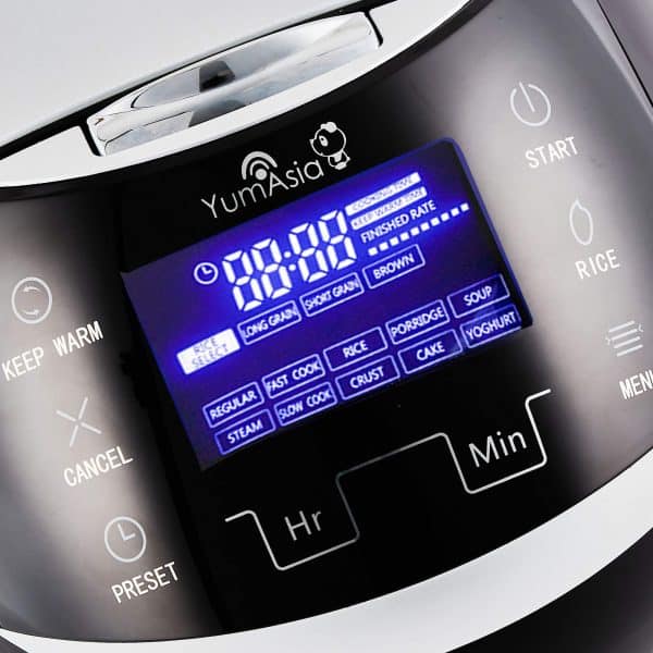 Yum Asia Sakura rice cooker in black colour close up of display