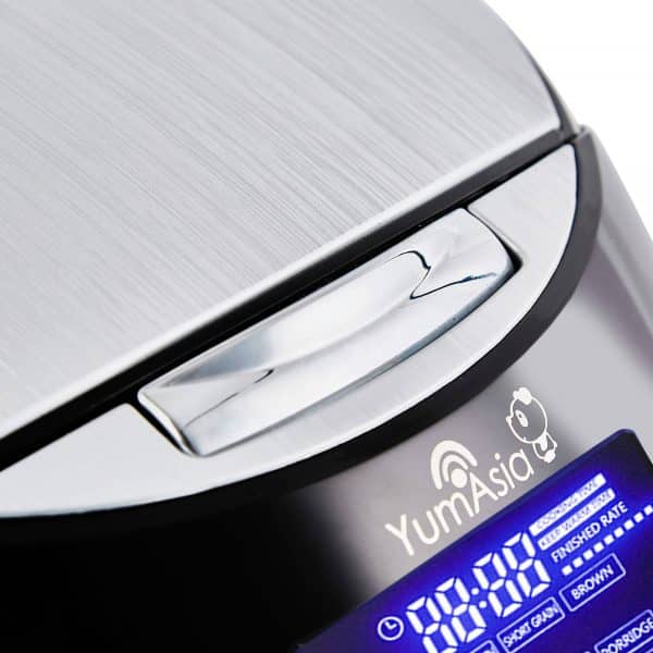 Sakura rice cooker lid close up and lock mechanism