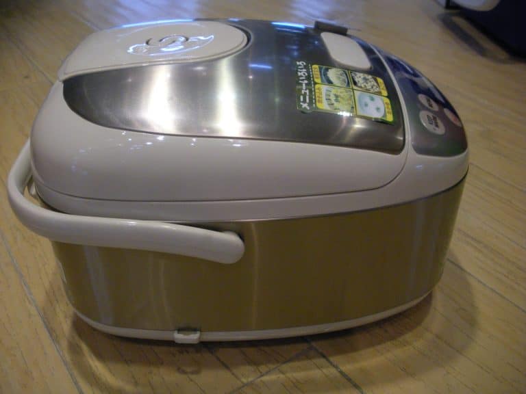 LAQ05 rice cooker by Zojirushi