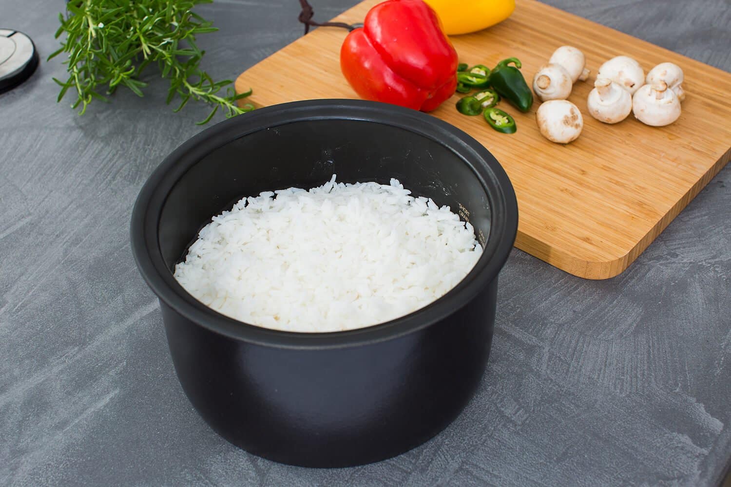 Cuiseur à riz en terre cuite - Cuiseur à riz japonais en pierre - Casserole  chaude en céramique avec couvercle - Résistant à la chaleur - 2 l :  : Maison