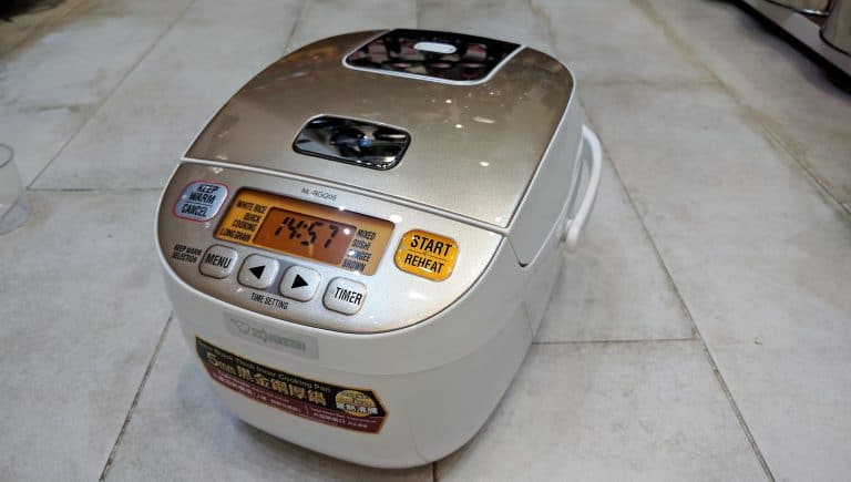 Zojirushi NL-BGQ05 fuzzy logic rice cooker - Image 4