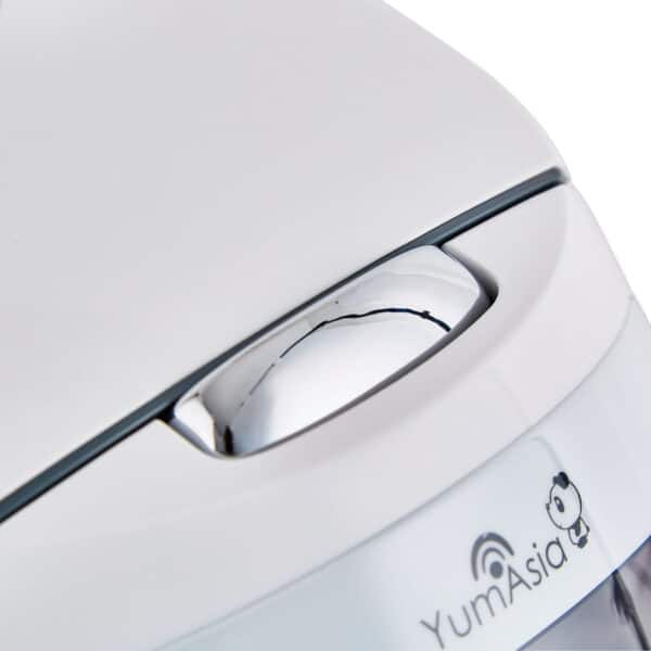 Close up of Panda rice cooker lid catch mechanism