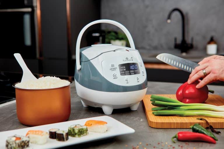 Panda rice cooker lifsetyle shot mixed colour