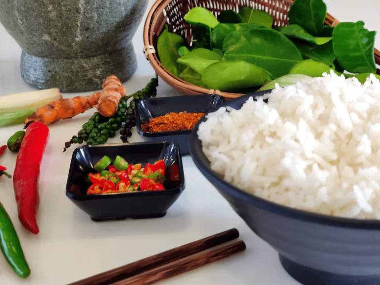 Thai-Hom-Mali-riso-eroe-con-ingredienti
