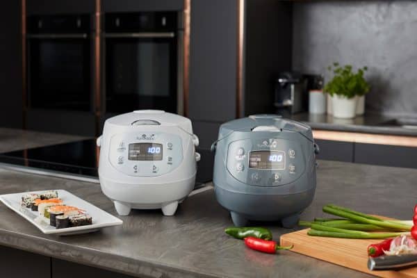 Panda mini rice cookers in arctic white and cobalt grey