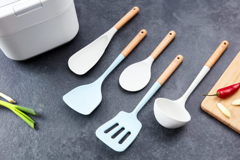 Yum Asia mix of spatulas in both ice white and sky blue lifestyle 1