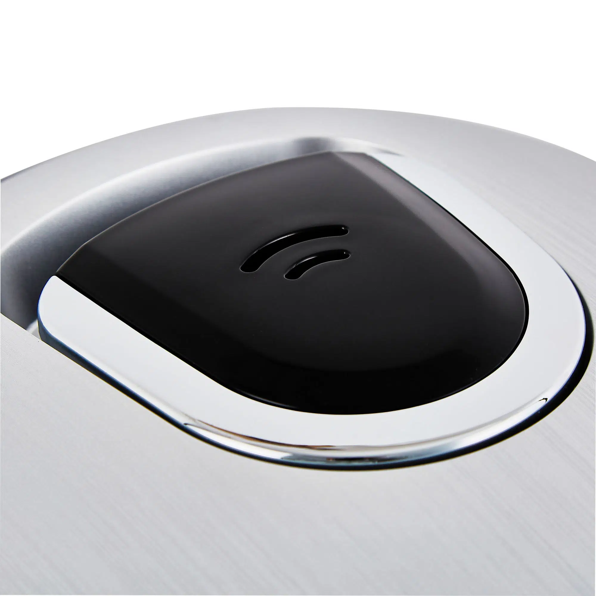 Close de preto Sakura saída de vapor da panela de arroz