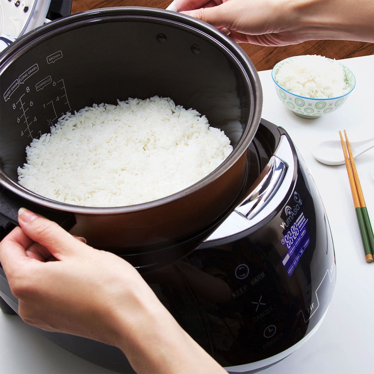Yum Asia Sakura Rice Cooker with Ceramic Bowl and Micom Fuzzy